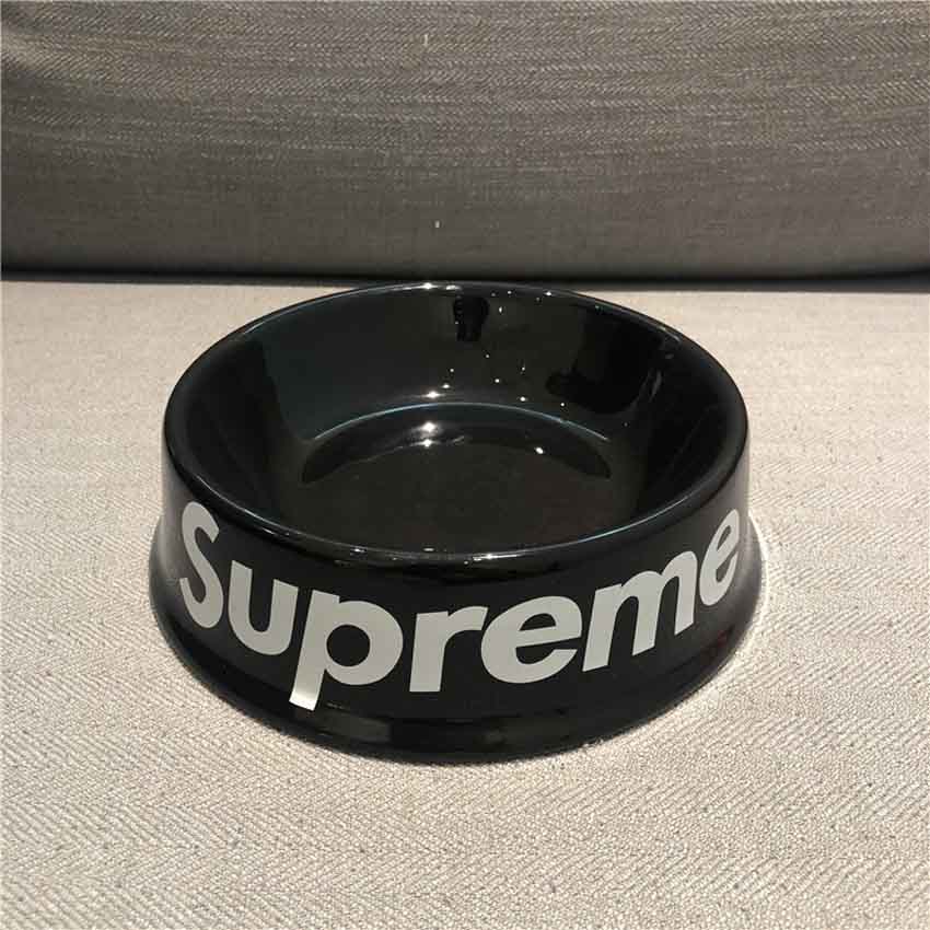 supreme 犬用品