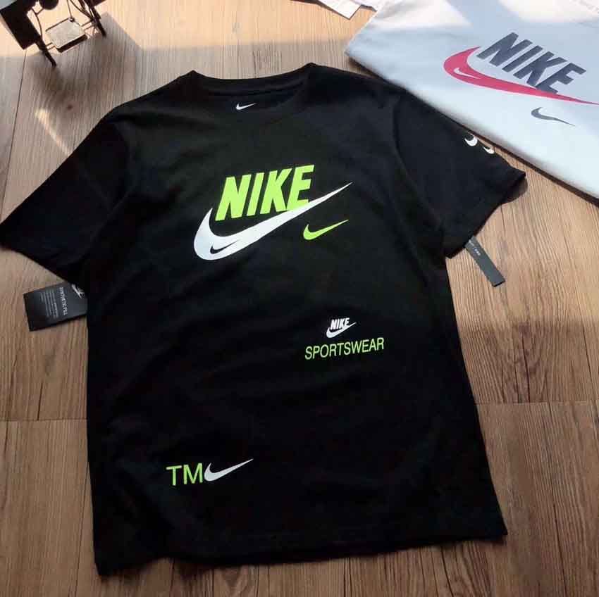 NIKE プリントシャツ