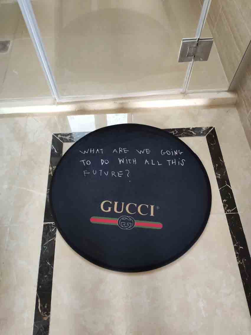 GUCCI カーペット 滑り止め