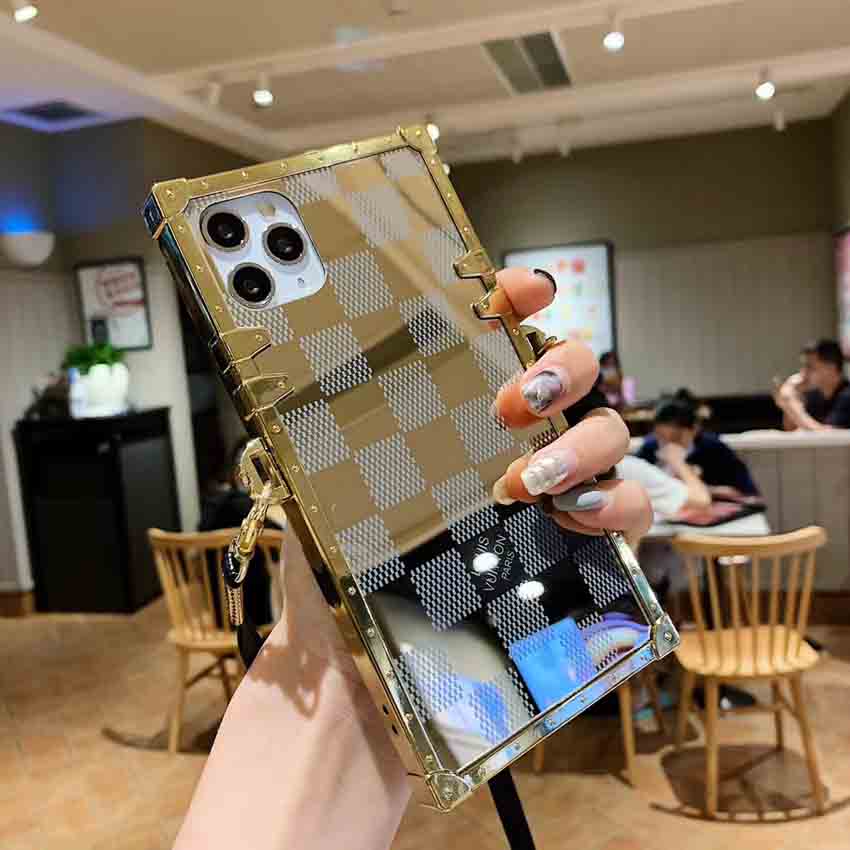 鏡面デザイン iPhoneXS Maxかばー ビトン