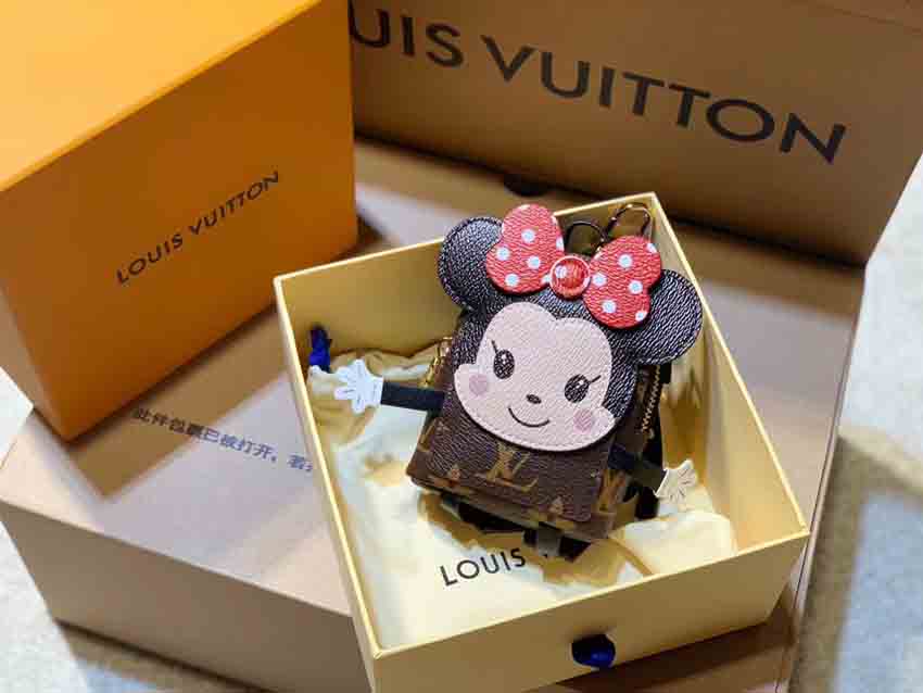 ミニ財布 チェーン付き lv