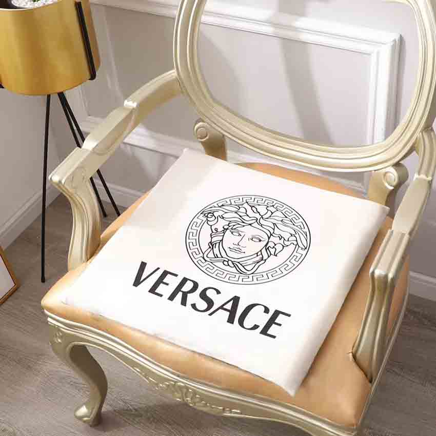 滑り止め座布団 versace