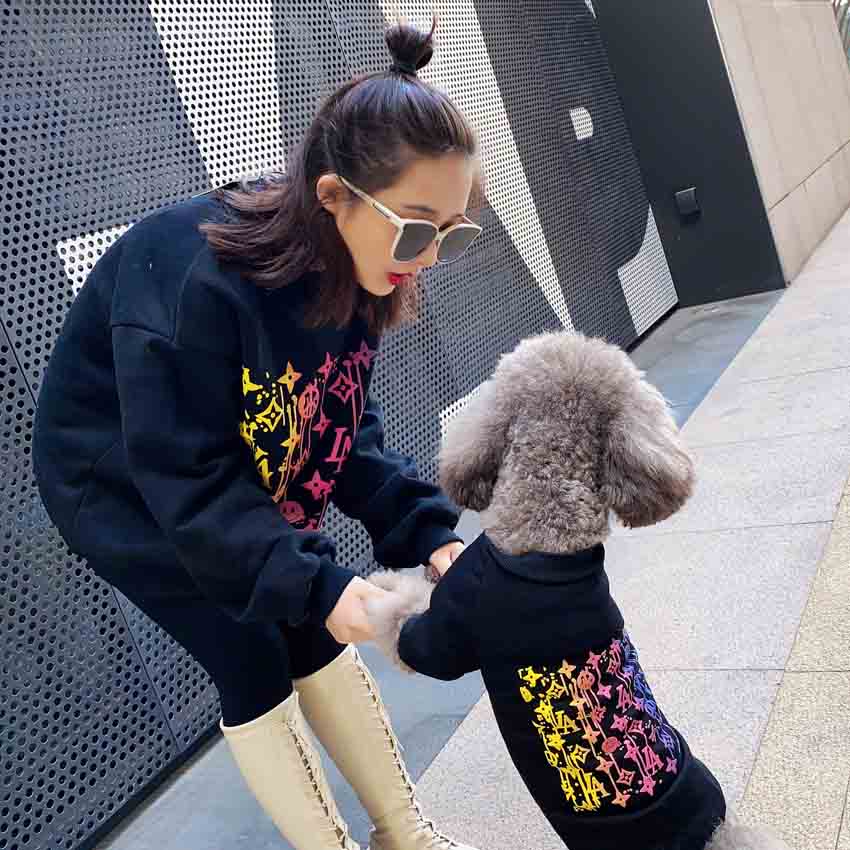 ルイヴィトン 犬とペアルック パーカー