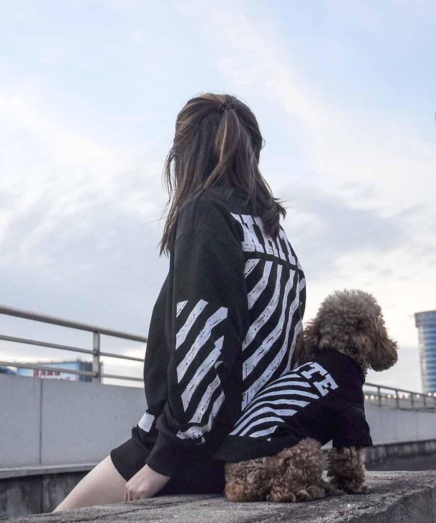 犬とペアルック 大人男女服 off-white