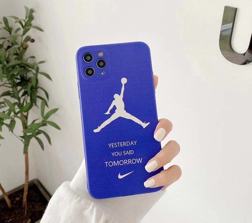 iphone11pro maxレザーケース nike adidas