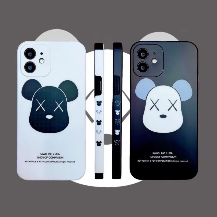 KAWS iphone12 12promax携帯ケース