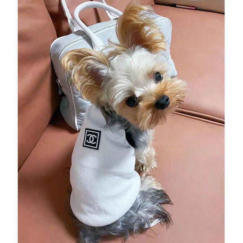 CHANEL 犬シャツ 袖なし