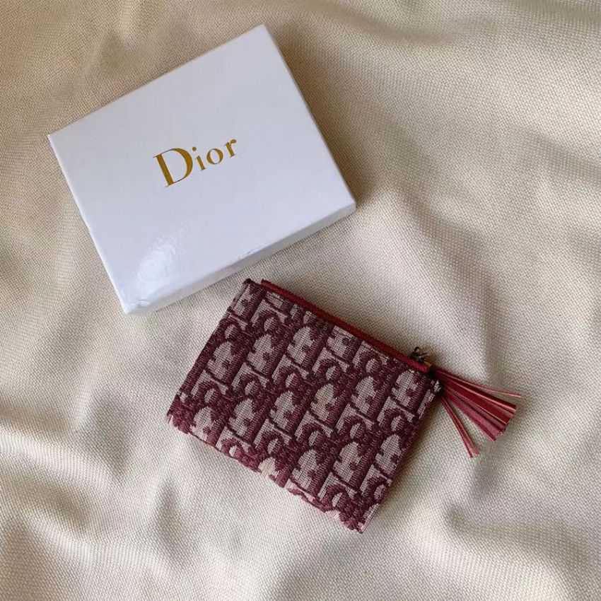 DIOR レディース財布 芸能人愛用