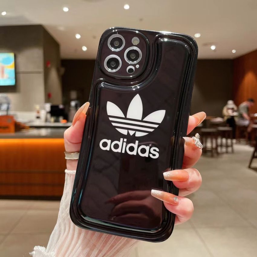 iphone11pro max携帯ケース adidas