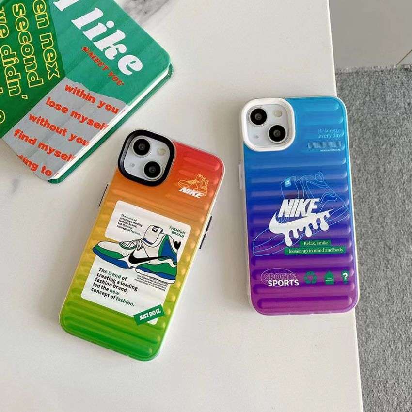 NIKE iphone 13 pro maxケース カラフル