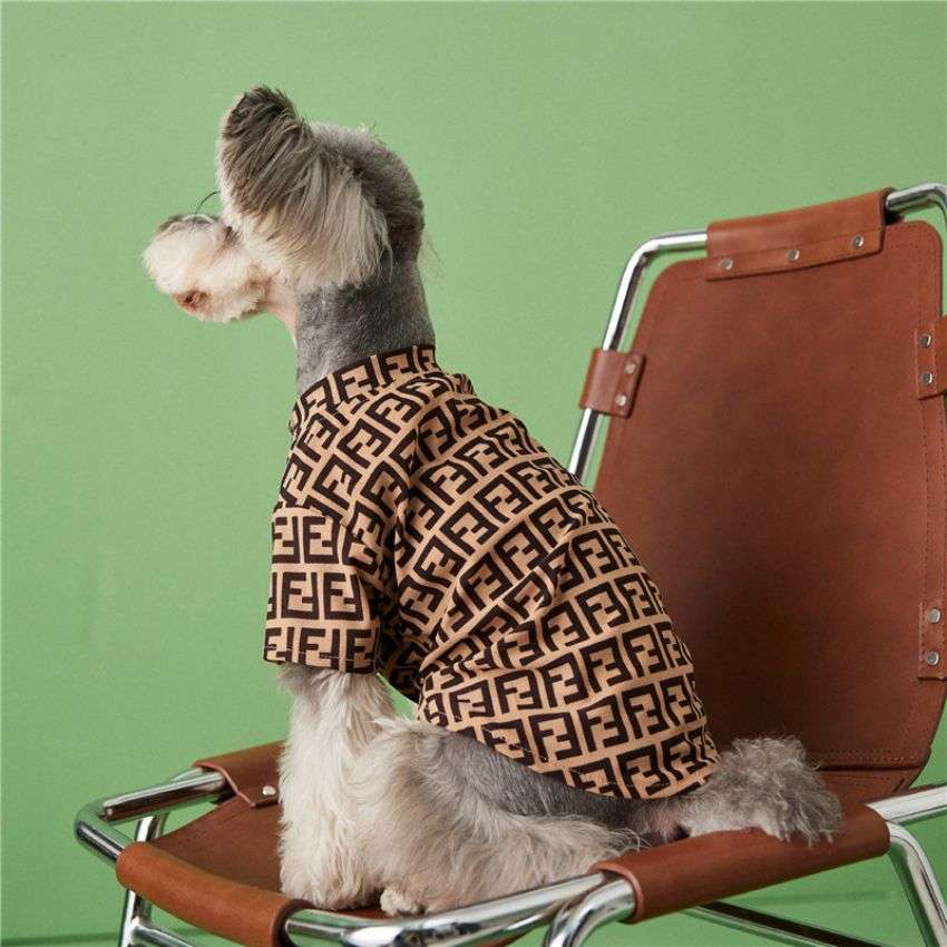 フェンディ 犬 服 tシャツ 薄手 ペットウェア FENDI 小型犬服 中型犬服