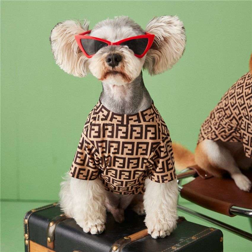 フェンディ 犬 服 tシャツ 薄手 ペットウェア FENDI 小型犬服 中型犬服