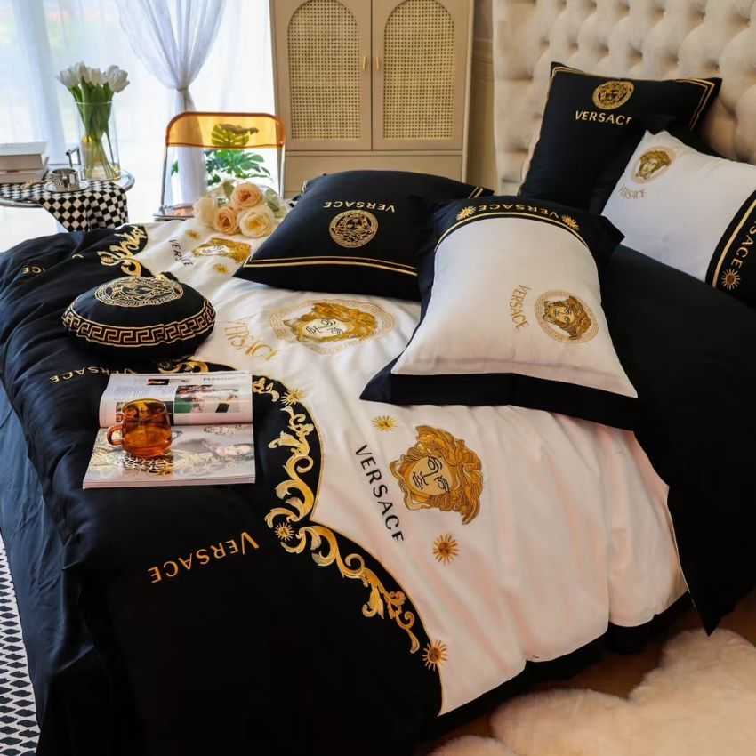 VERSACE 掛け布団カバー 寝具