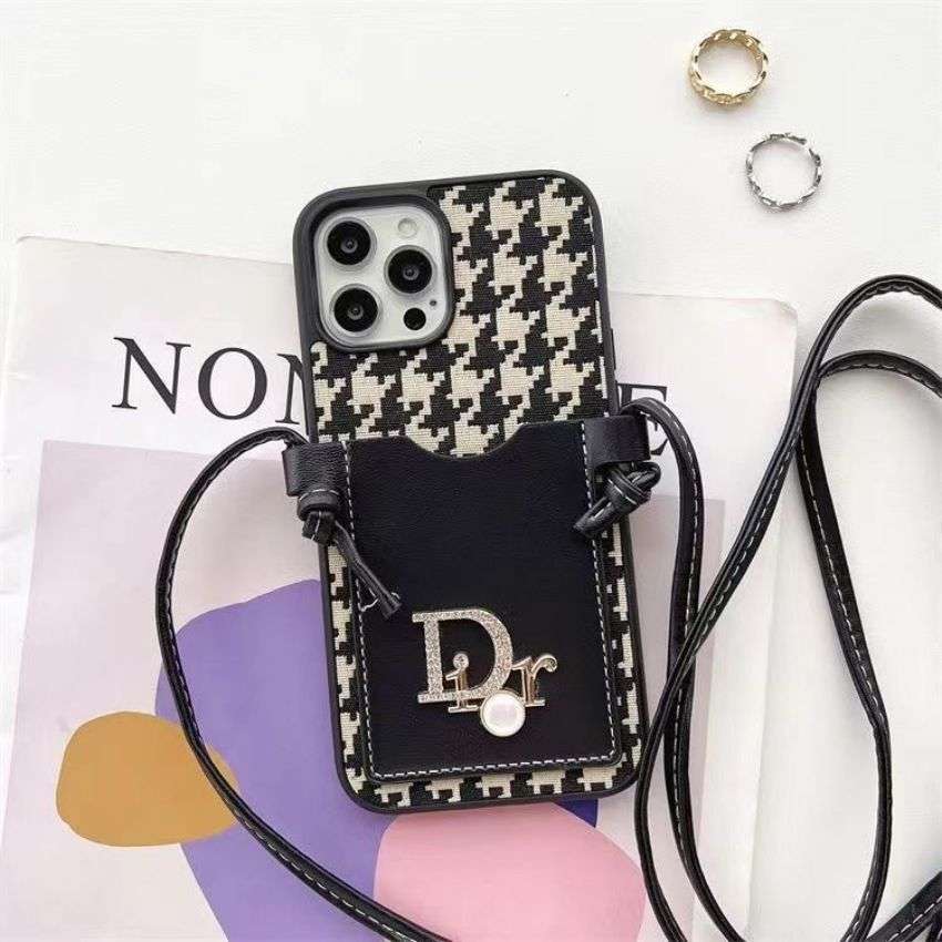 dior iphone14plusカバー 芸能人愛用