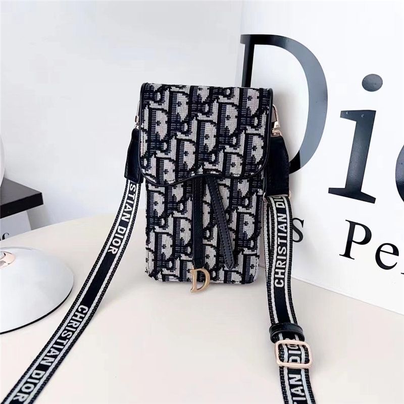 dior スマホバッグ