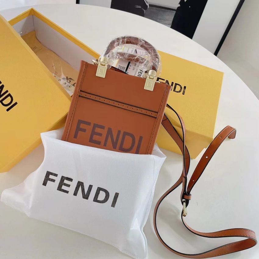 Fendi ショルダーバッグ 贅沢 大容量