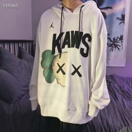 kaws フードパーカー スウェット